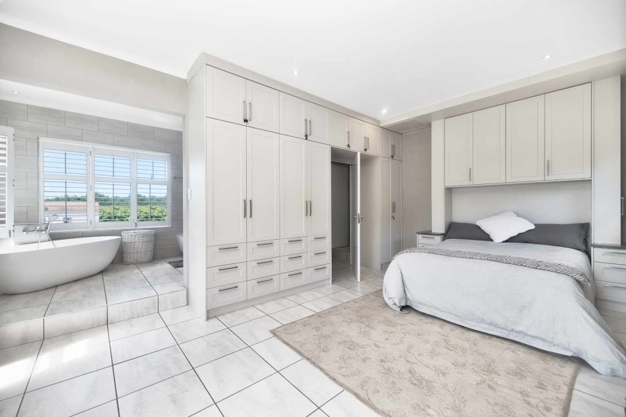 7 Bedroom Property for Sale in Hermanus Heights Western Cape